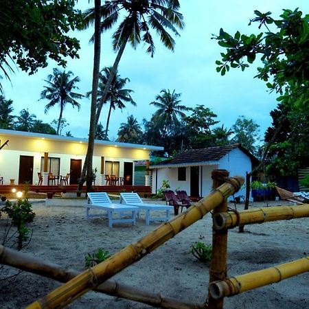 Marari Phoenix Beach Homestay Mararikulam Eksteriør bilde